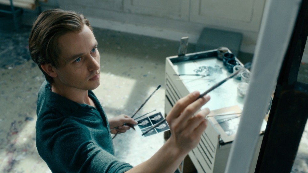 Never Look Away Never Look Away (German: Werk ohne Autor) is a 2018 German drama film directed by Florian Henckel von Donnersmarck. It was selected to be screened in ...
